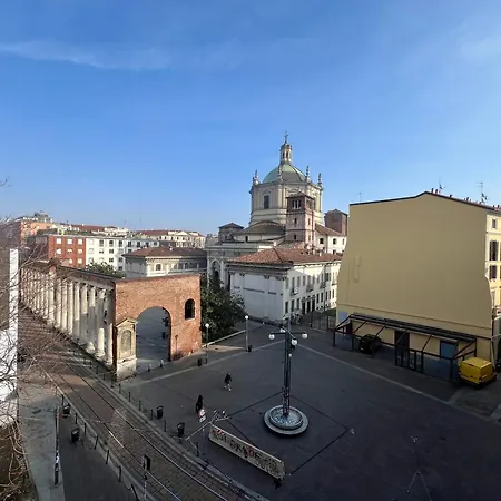 Big Historical Colonne Apartment